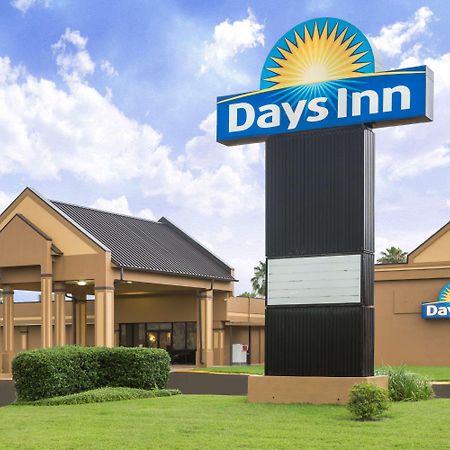 Days Inn & Suites By Wyndham Jennings Exteriér fotografie