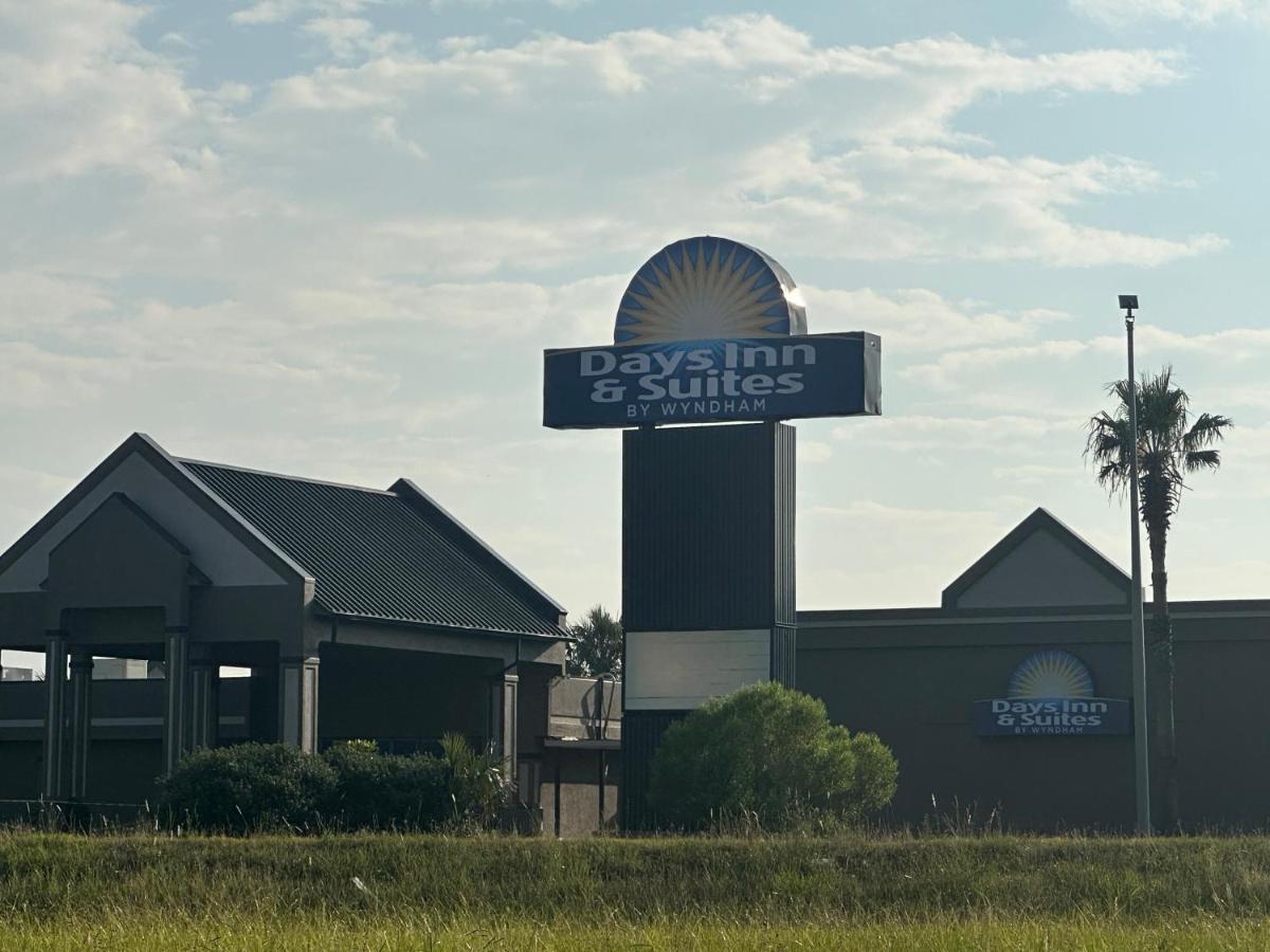 Days Inn & Suites By Wyndham Jennings Exteriér fotografie