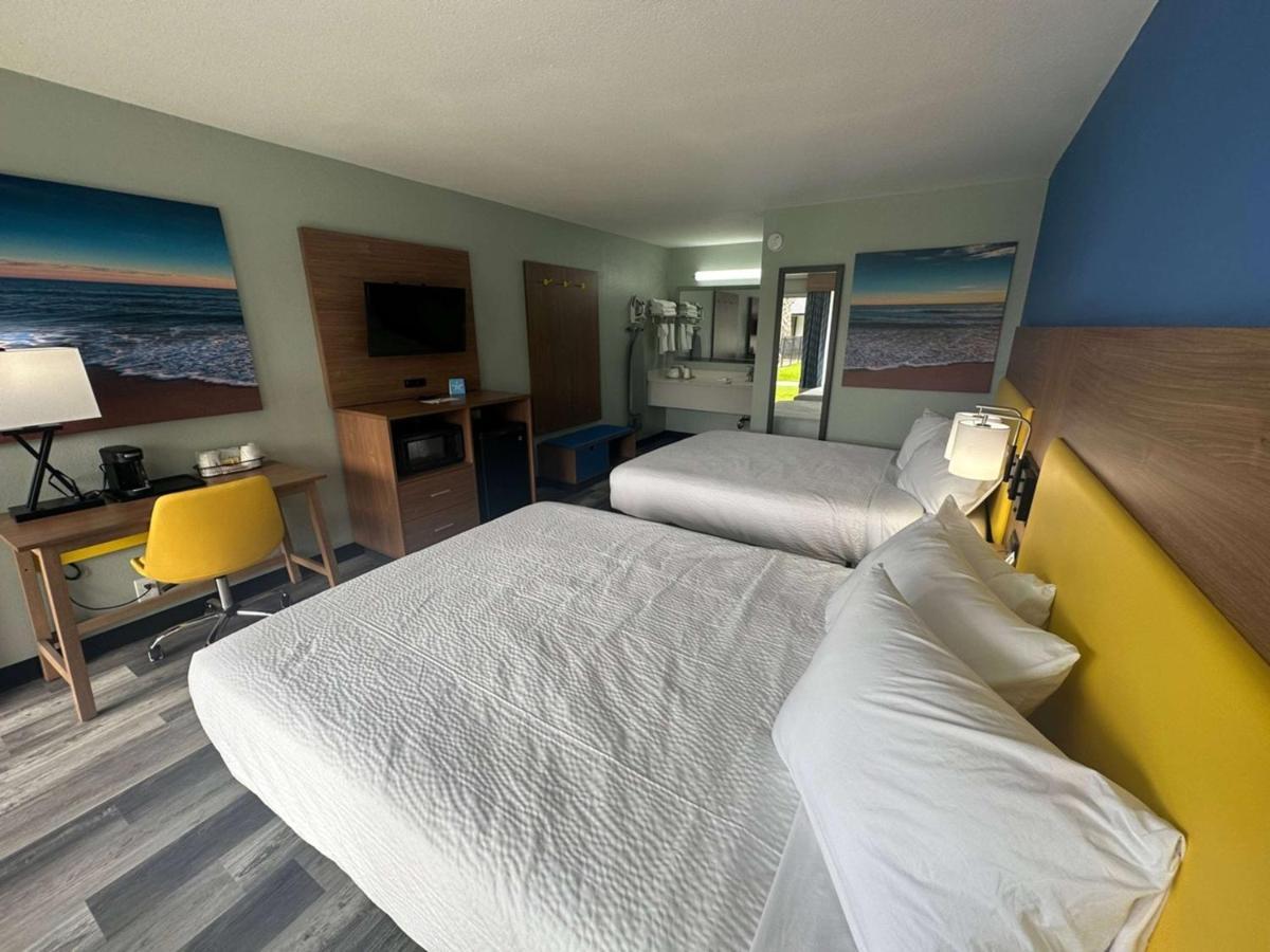Days Inn & Suites By Wyndham Jennings Exteriér fotografie