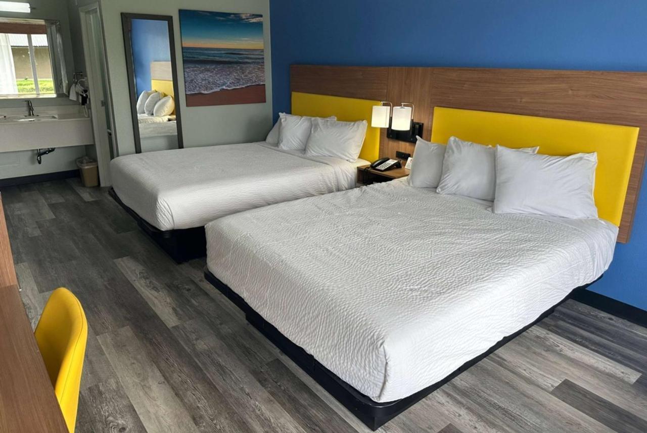 Days Inn & Suites By Wyndham Jennings Exteriér fotografie