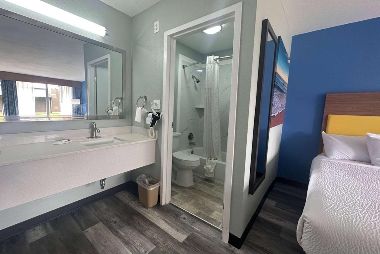 Days Inn & Suites By Wyndham Jennings Exteriér fotografie