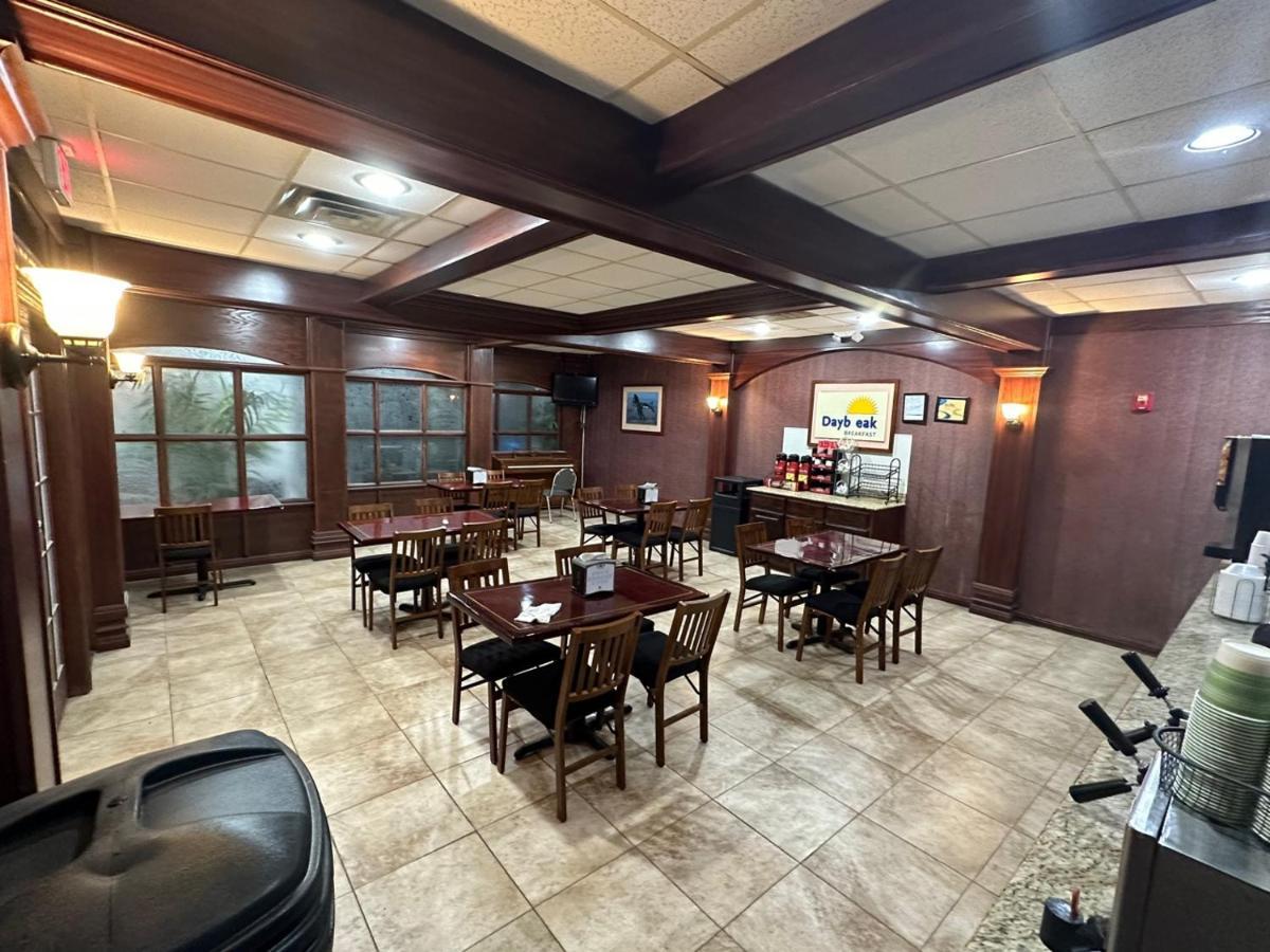 Days Inn & Suites By Wyndham Jennings Exteriér fotografie