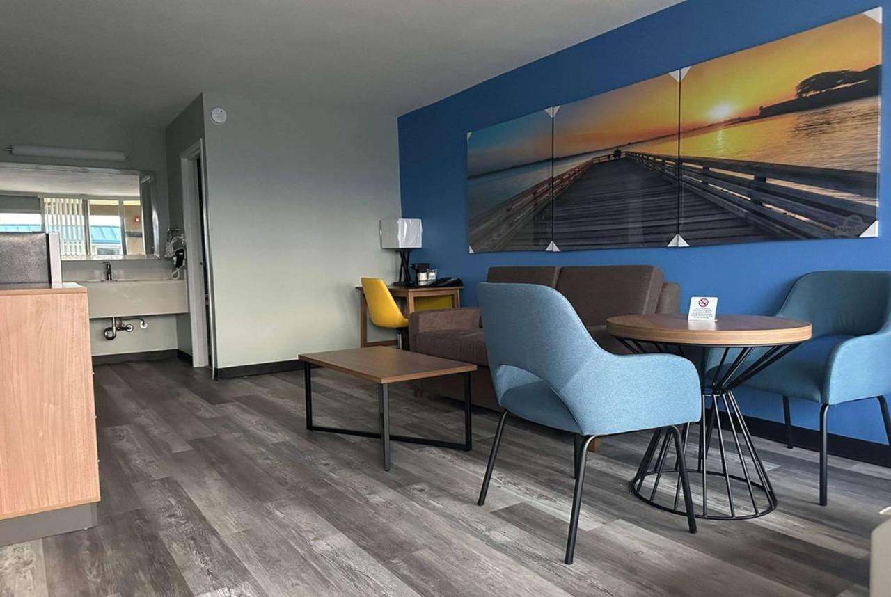 Days Inn & Suites By Wyndham Jennings Exteriér fotografie